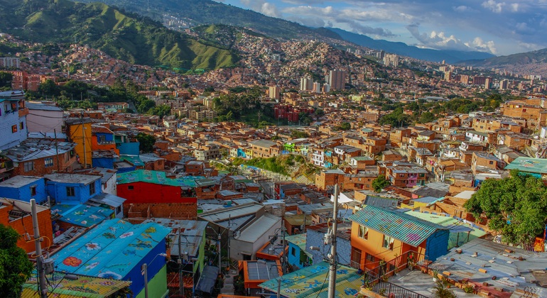 The Original Comuna 13 and Graffitis tour, Colombia