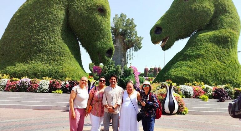 Visita ao Miracle Garden e à Global Village no Dubai