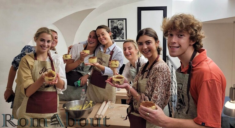 Clase de Cocina Tradicional de Pasta con Tiramisú y Vino