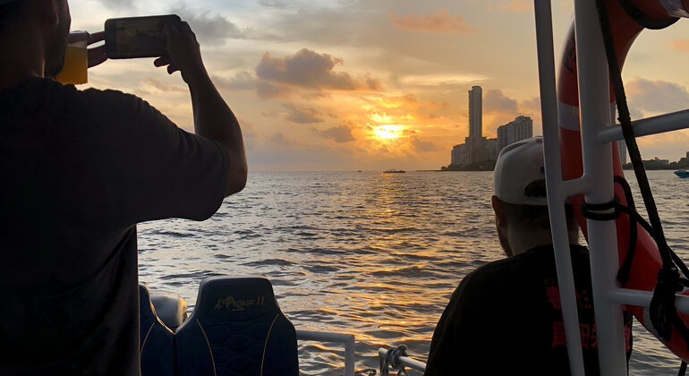 Tour in barca al tramonto a Cartagena Fornito da navytours