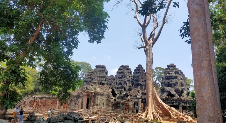 angkor-wat-sunrise-group-tour-en-1