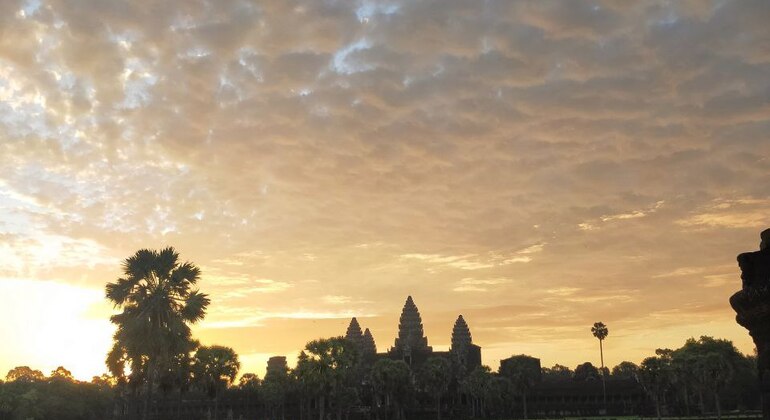 angkor-wat-sunrise-group-tour-en-2