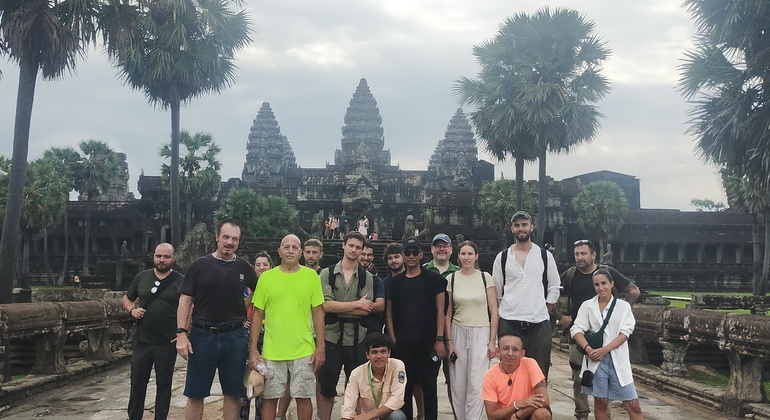 angkor-wat-sunrise-group-tour-en-5