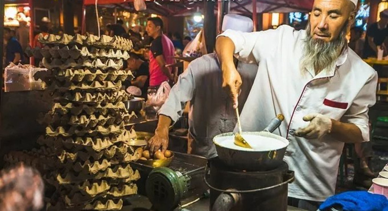 Comer com os habitantes locais em Lanzhou República Popular da China — #1