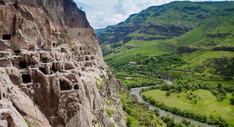 As maravilhas da Geórgia: Expedição Vardzia, Rabati e Borjomi