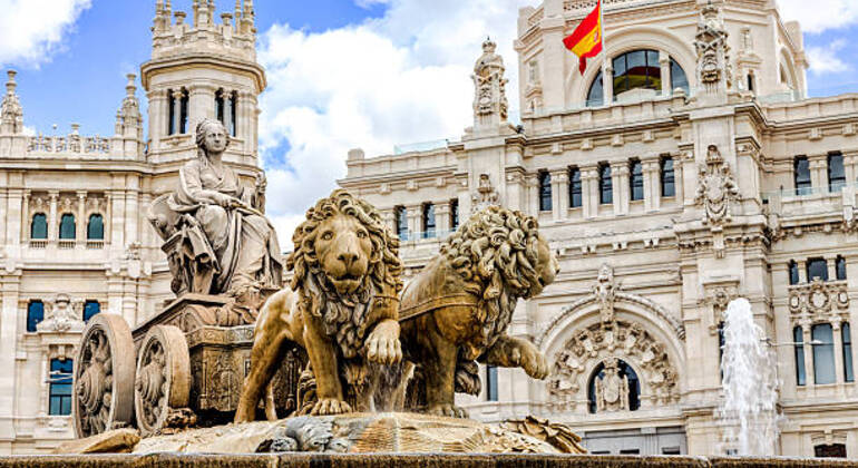 Historische Madrid Tour mit Eintritt in die Almudena