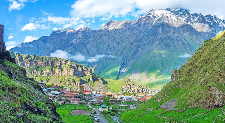 caucasus-mountain-kazbegi-guided-tour-es-1