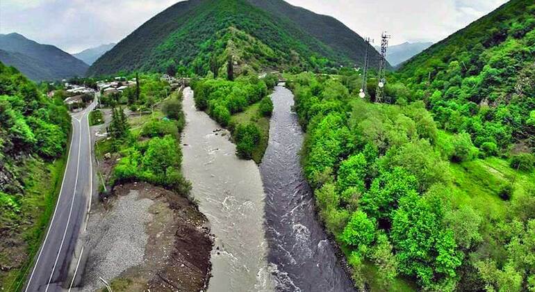 caucasus-mountain-kazbegi-guided-tour-en-3