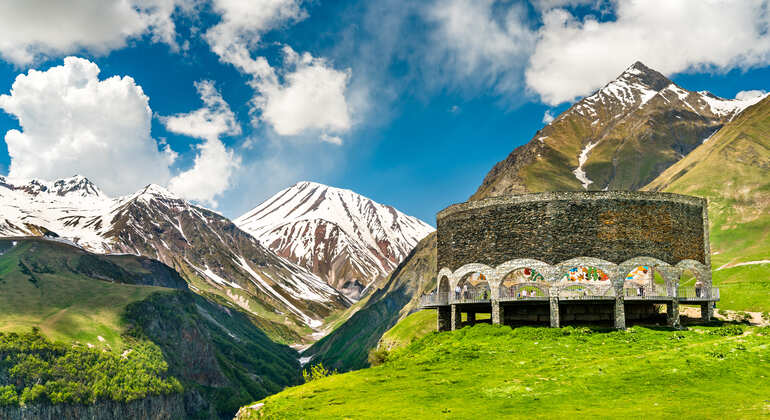 caucasus-mountain-kazbegi-guided-tour-es-4