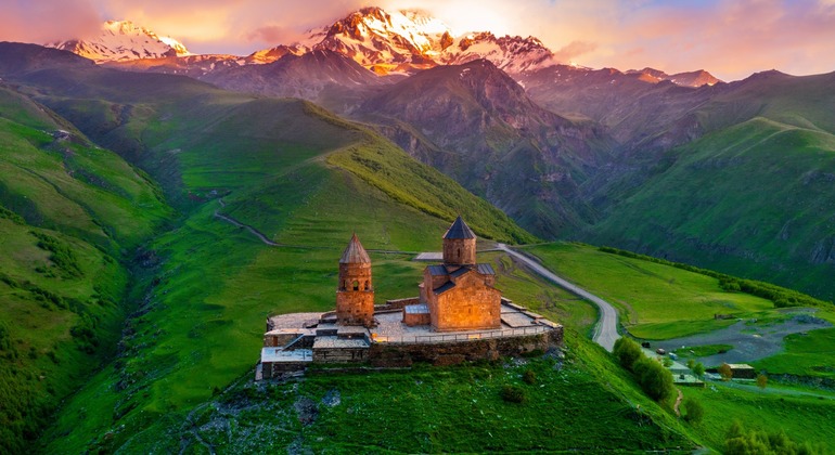 caucasus-mountain-kazbegi-guided-tour-es-8