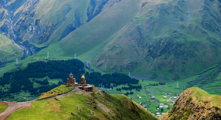 caucasus-mountain-kazbegi-guided-tour-es-10