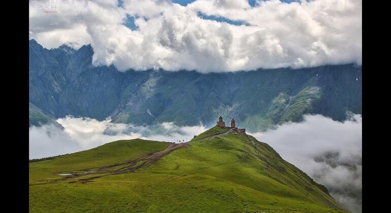 caucasus-mountain-kazbegi-guided-tour-en-15