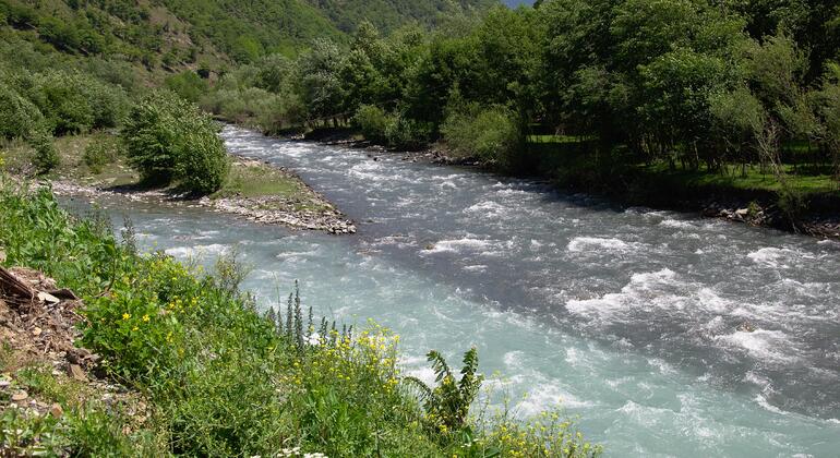 caucasus-mountain-kazbegi-guided-tour-en-17