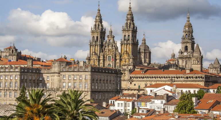 Explora Santiago de Compostela en un Emocionante Free Tour Operado por Vanesa Martínez