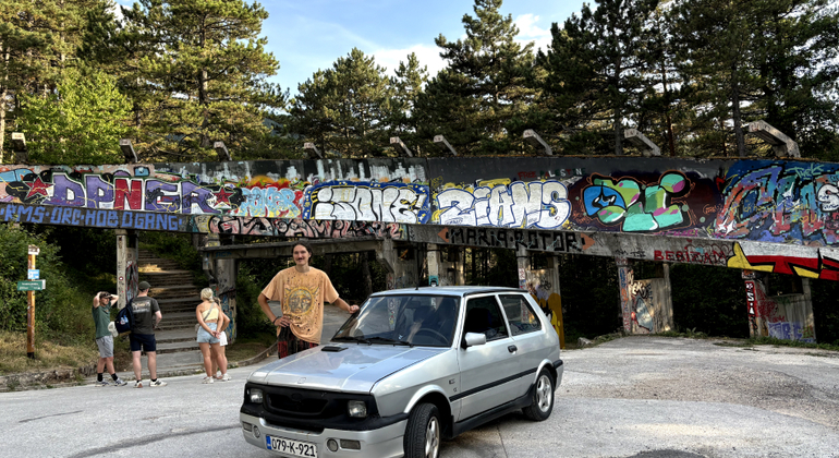 Sarajevo socialista num passeio de carro antigo Organizado por Danis Okic