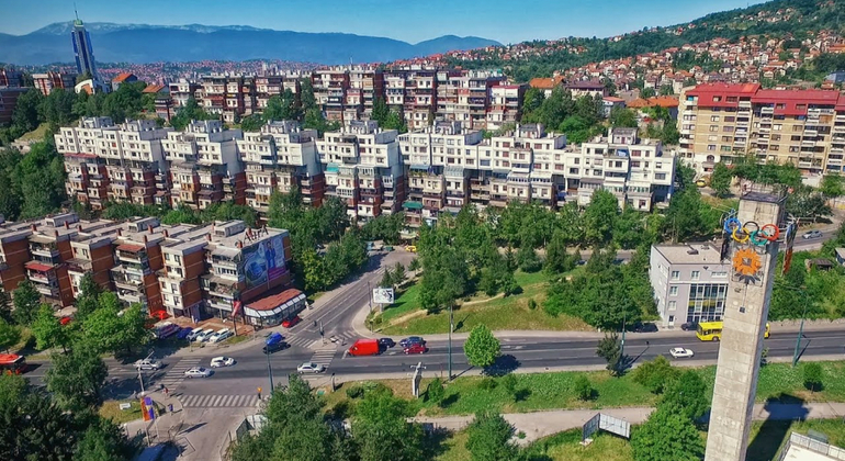 explore-socialist-sarajevo-driving-in-a-vintage-car-es-10