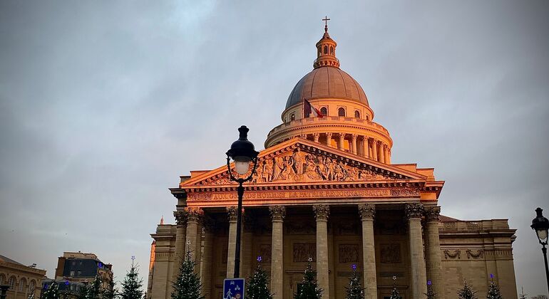 Free Tour: Women in French History