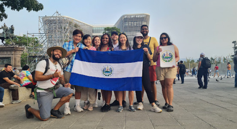 Passeio a pé histórico e cultural em San Salvador Organizado por Carlos Guardado