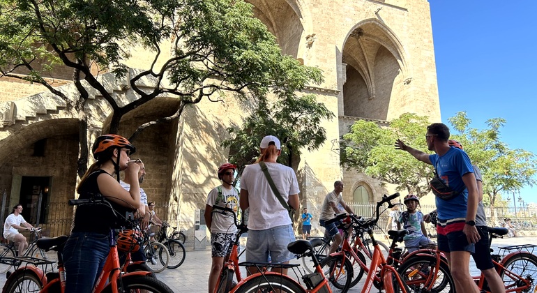 Valencia's Highlights 2.5-hour City Tour by Bike or e-Bike with Guide Provided by ORANGE FOX S.L.