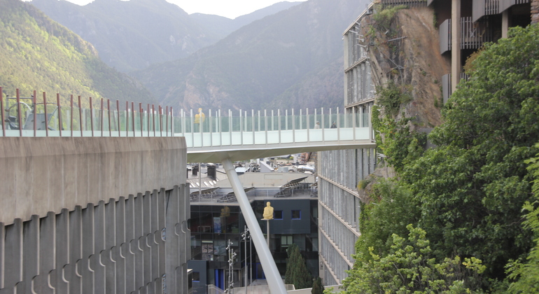 andorra-la-vella-casco-antiguo-eje-comercial-en-6