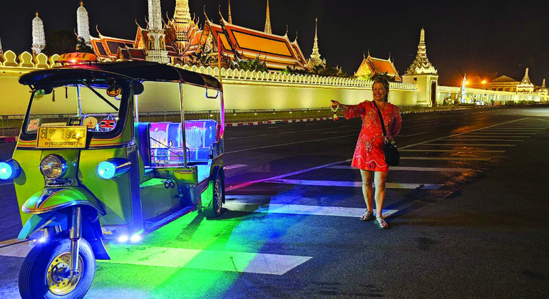 Bangkok Twilight Cultures Market & Food Taste (Marché des cultures et dégustation de produits alimentaires)