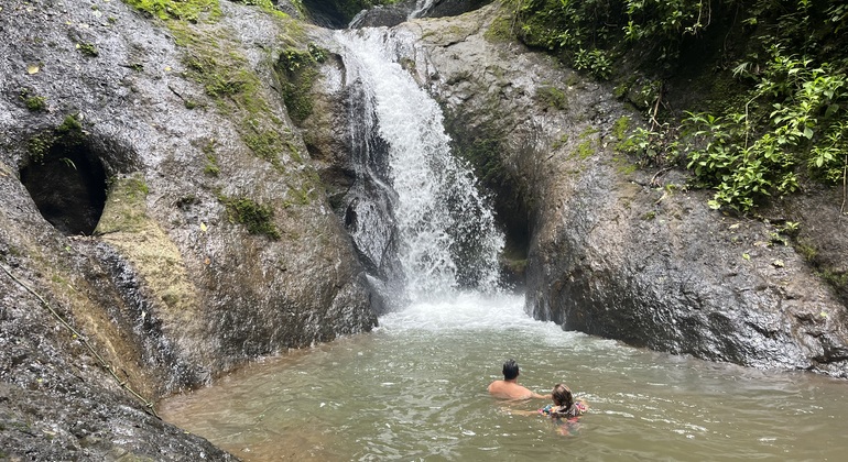 tour-a-las-cataratas-playa-jaco-es-2