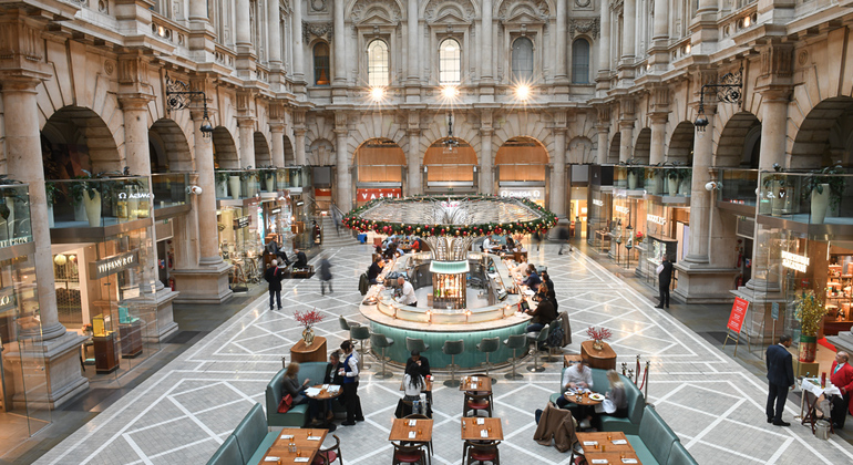 Visite gratuite de la ville de Londres sur l'histoire de l'Italie Fournie par Oliver