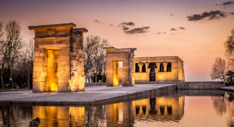 Madrid Unverzichtbar und Sonnenuntergang im Debod-Tempel Bereitgestellt von Flamenco TOURS