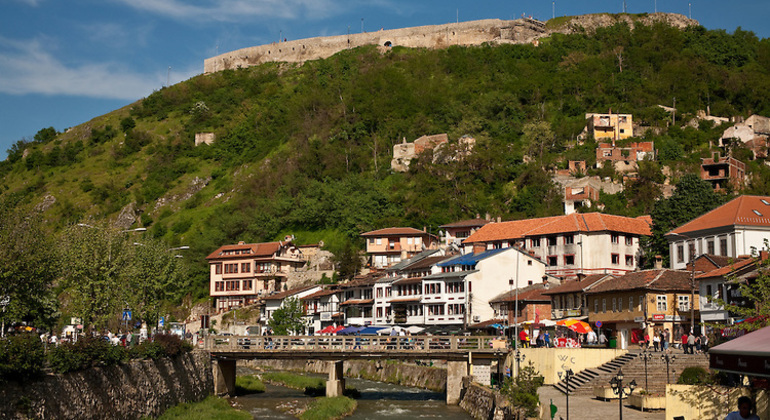 Visita gratuita al casco histórico de Prizren: Donde cada rincón cuenta una historia