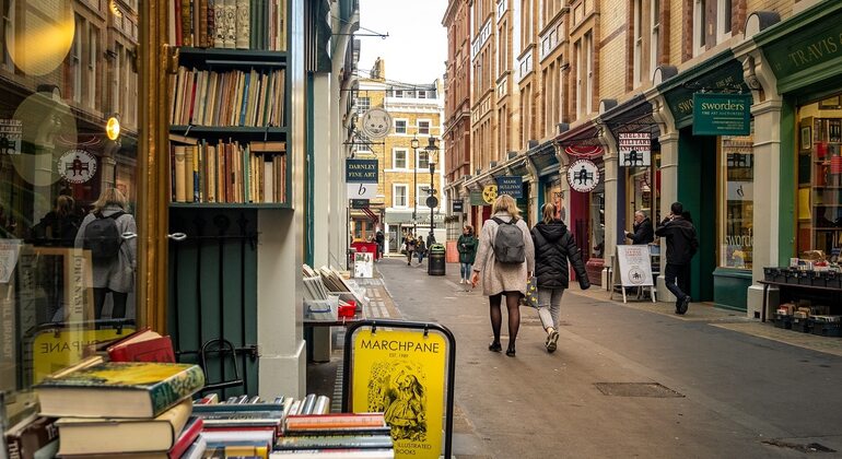 A excursão a pé gratuita secreta italiana de Londres