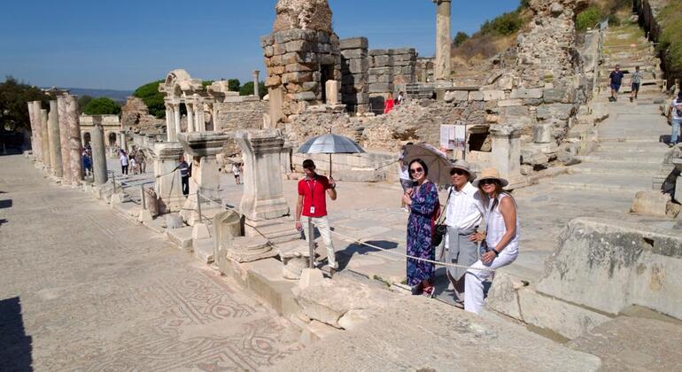 small-group-adventure-in-ephesus-es-6