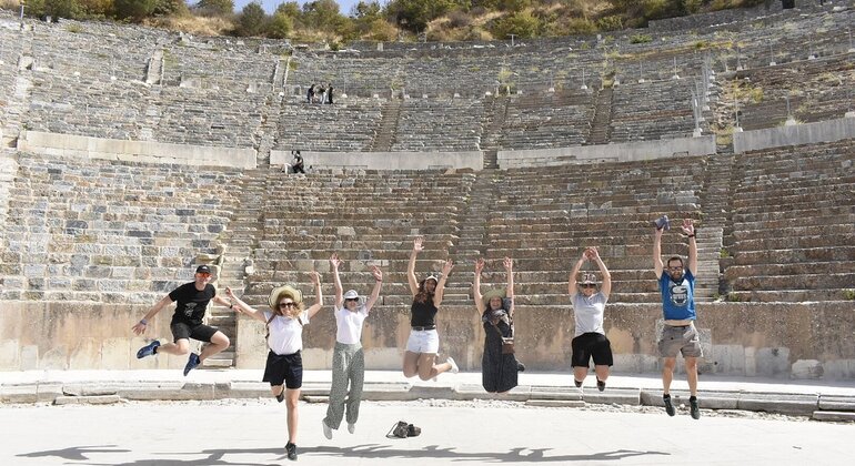 small-group-adventure-in-ephesus-es-9