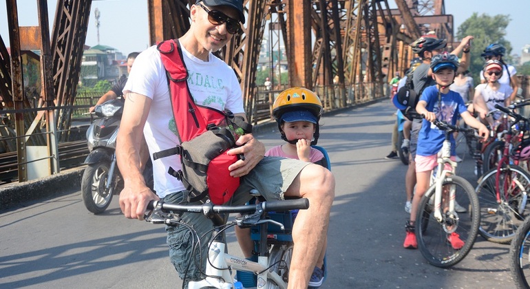 Passeio de bicicleta à tarde em Hanói Vietname — #1