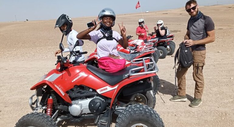 Quad biking nel deserto roccioso di Agafay Fornito da Mountains desert tours