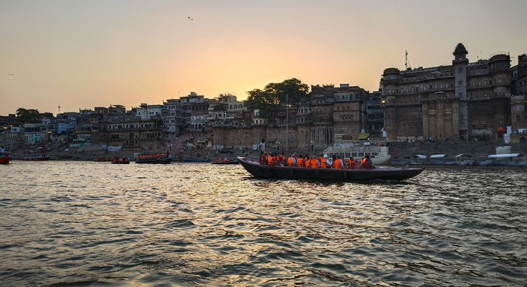 varanasi-sunrise-boat-tour-en-2