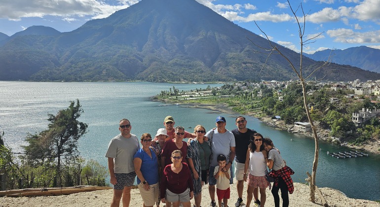 Atitlán: Un Viaje entre Pueblos