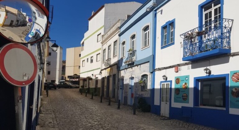 explore-the-historic-streets-of-portimao-en-7