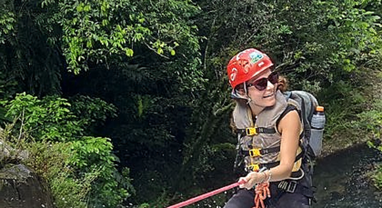 Passeio pedestre, grutas e canyoning Organizado por MillotoursPR