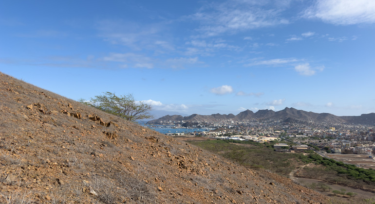 walk-to-the-most-beautiful-views-of-mindelo-en-8