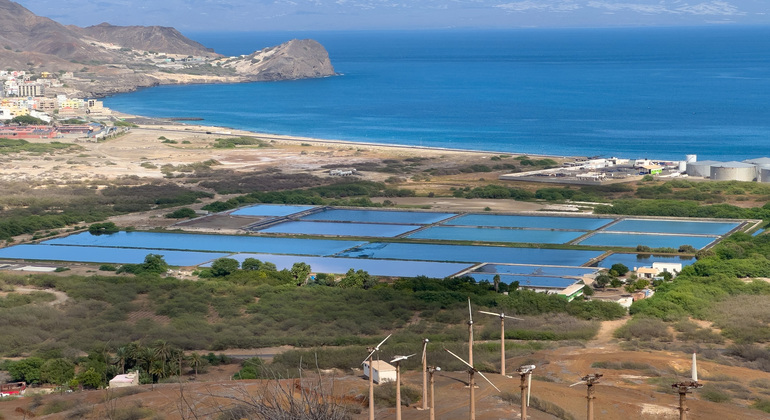 walk-to-the-most-beautiful-views-of-mindelo-en-11