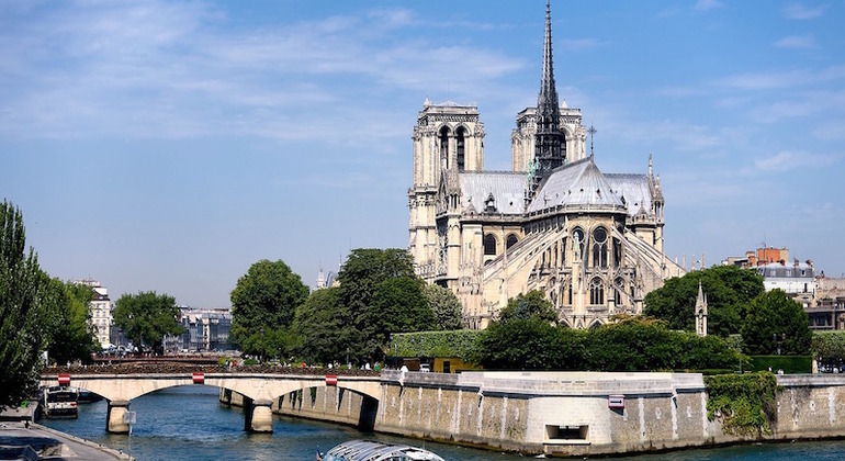 Passeio a pé pela Ile de la Cite e Notre-Dame França — #1