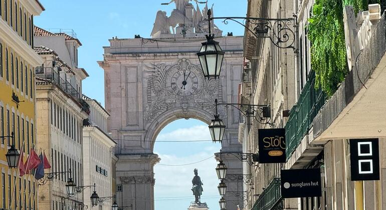 Descubra los Barrios Históricos de Lisboa - Free Tour Operado por AVENTURA NA COLMEIA PASSEIOS TURISTICOS LDA