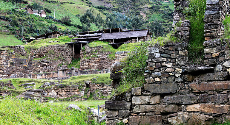 chavin-ruins-the-pre-inca-citadel-lake-querococha-en-7