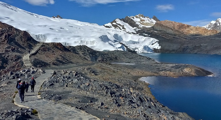 hike-to-the-stunning-pastoruri-glacier-en-6