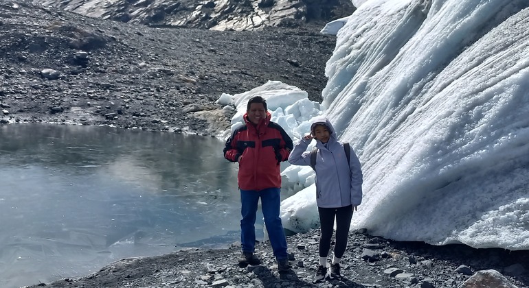 hike-to-the-stunning-pastoruri-glacier-en-8