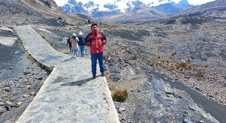 hike-to-the-stunning-pastoruri-glacier-en-14