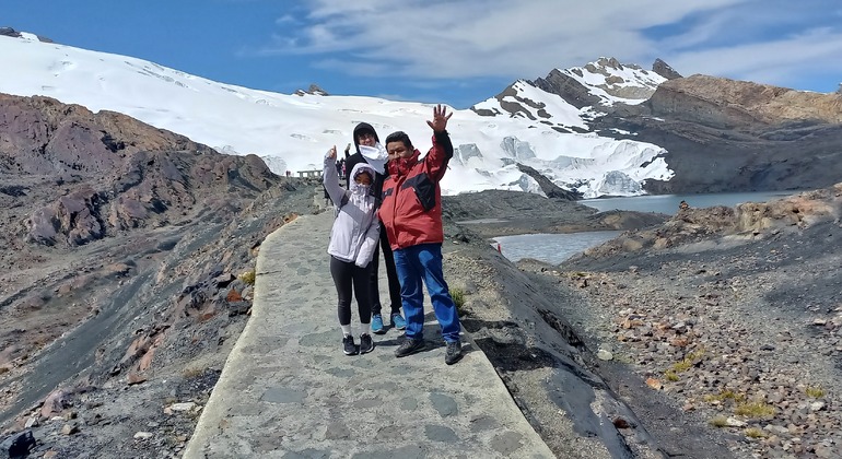 hike-to-the-stunning-pastoruri-glacier-en-15