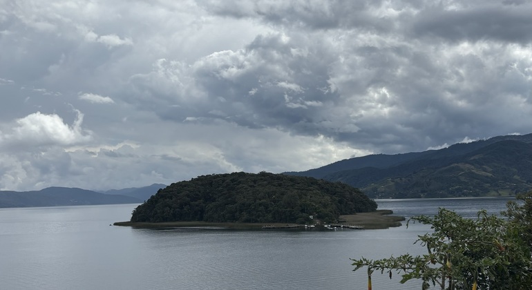 descubre-la-magia-de-la-laguna-de-la-cocha-es-2