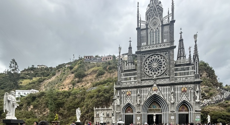 Découvrir Las Lajas et le cimetière de Tulcán, Colombia