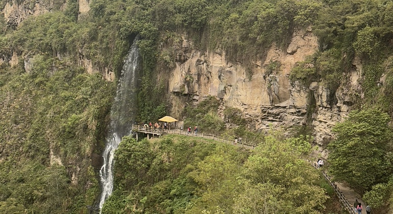 descubre-las-lajas-el-cementerio-de-tulcan-es-33